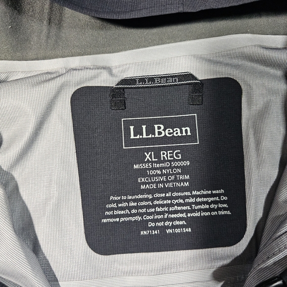 L.L.BEAN WATERPROOF PRIMALOFT PACKAWAY JACKET - Picture 8 of 10